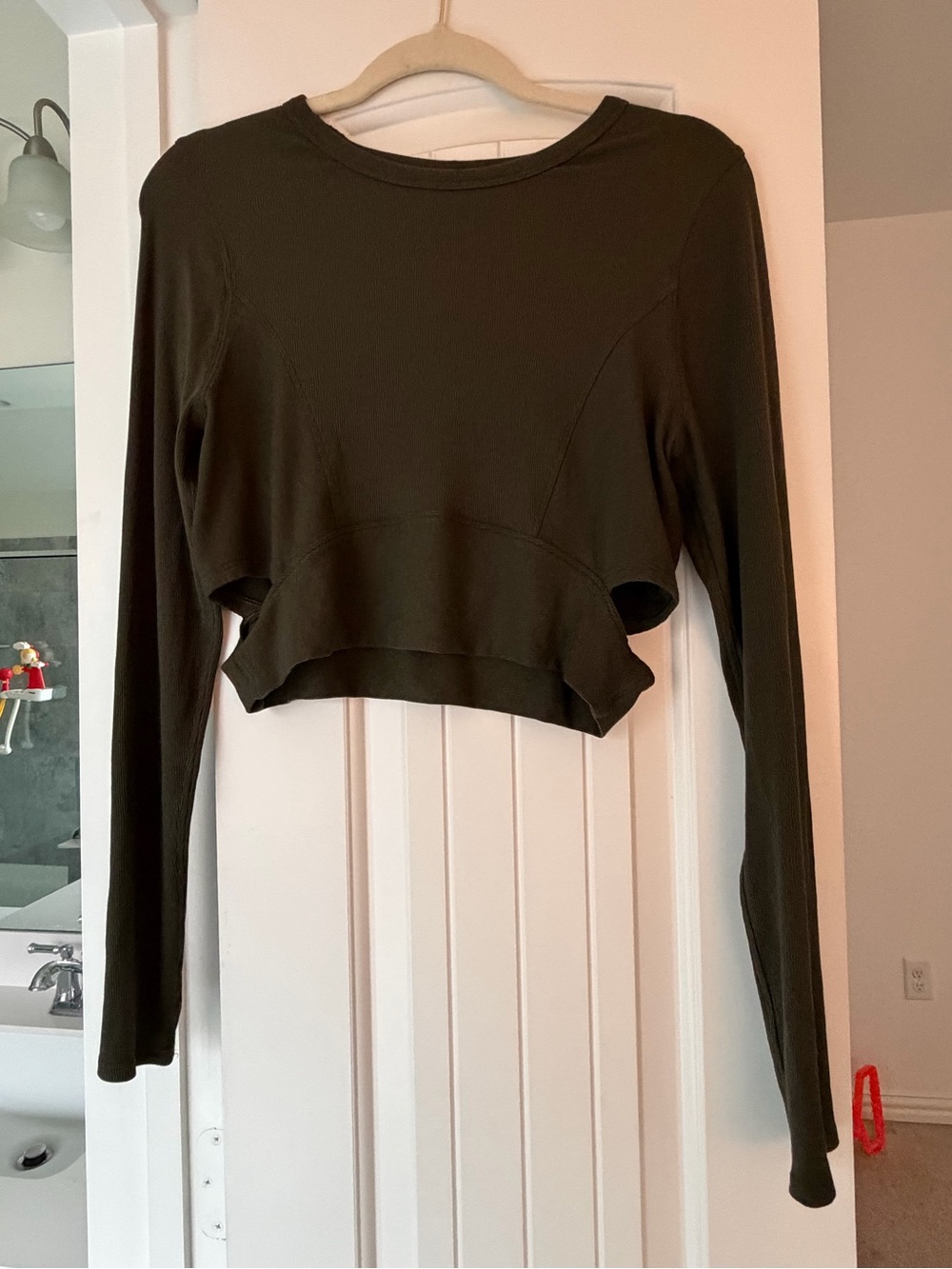 lululemon athletica Olive Green Long-Sleeve Cropped Top